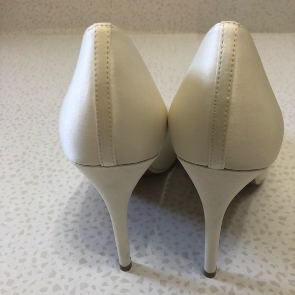 Ted Baker London Women’s Lilana Satin Bow High Heel Court Shoes Ivory Size 10.5 - Picture 7 of 12